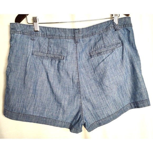 A New Day Medium Wash Chambray Jean Shorts Flat Front Chino Size 14 - Picture 2 of 7